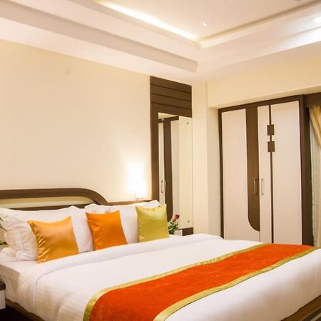 Hotel Park Riviera Guwahati Exterior foto