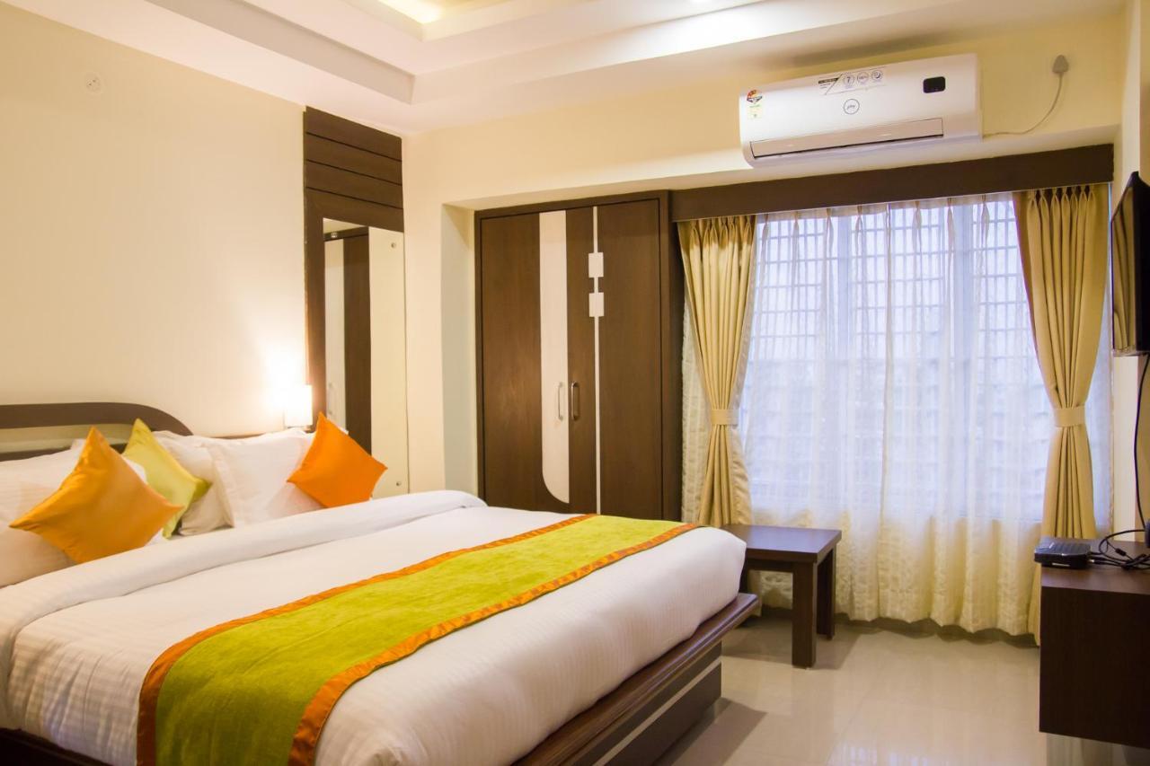 Hotel Park Riviera Guwahati Exterior foto