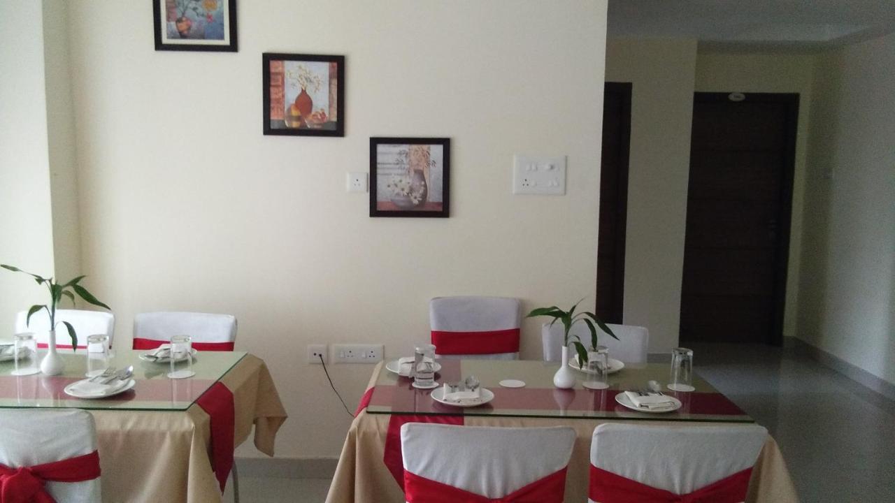 Hotel Park Riviera Guwahati Exterior foto