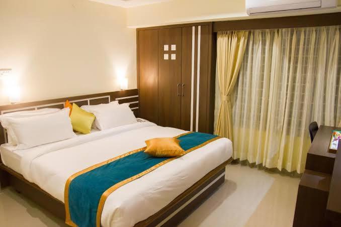 Hotel Park Riviera Guwahati Exterior foto
